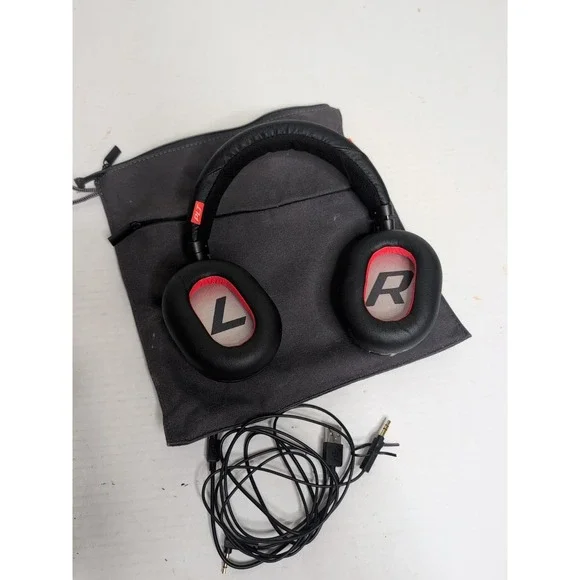 Plantronics Voyager 8200 UC USB-C Model: B8200 With Lined Bag And USB